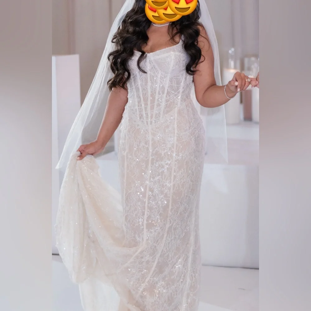 Berta - Privée Wedding Bridal Bride Gown Dress

STYLE 24-P107

Can fit US 6-10 - Picture 9 of 11